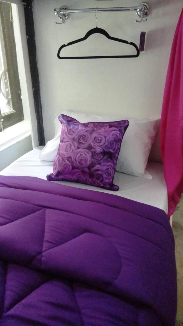 Farmstay - Capsule Den Nuova Delhi Esterno foto