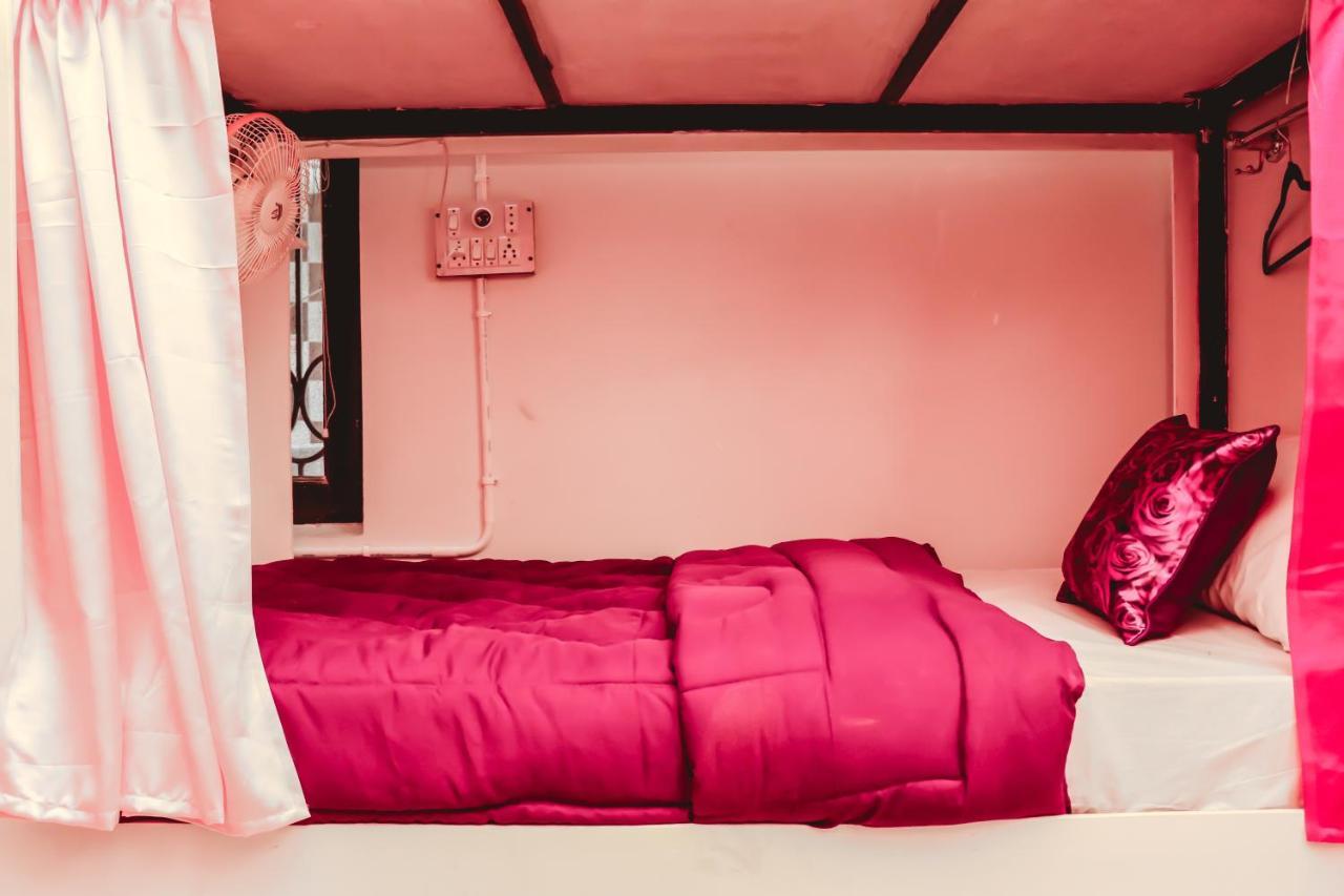 Farmstay - Capsule Den Nuova Delhi Esterno foto