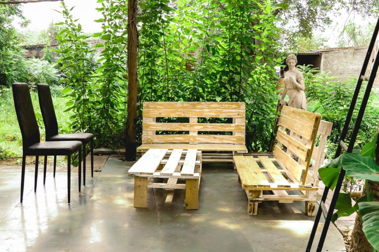 Farmstay - Capsule Den Nuova Delhi Esterno foto