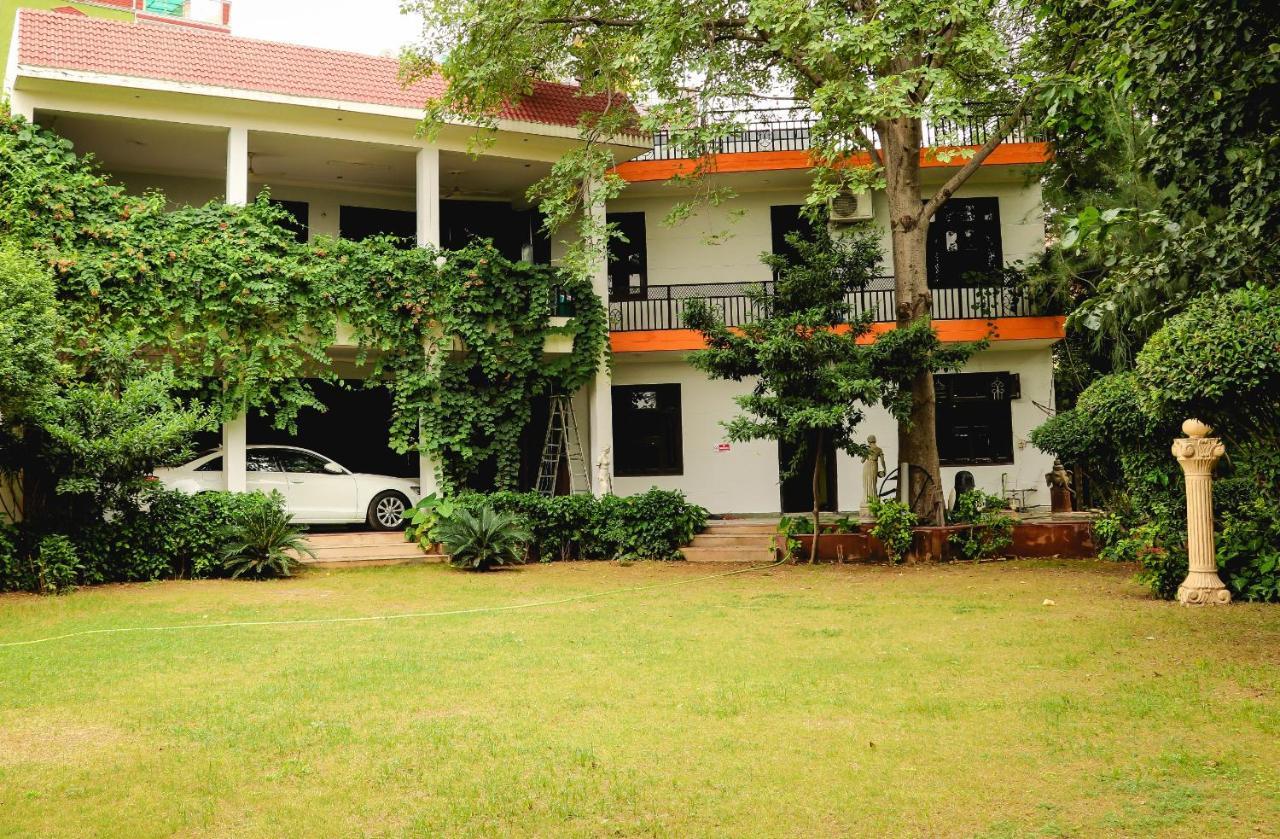 Farmstay - Capsule Den Nuova Delhi Esterno foto