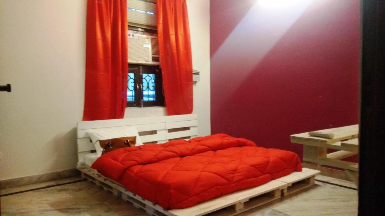 Farmstay - Capsule Den Nuova Delhi Esterno foto