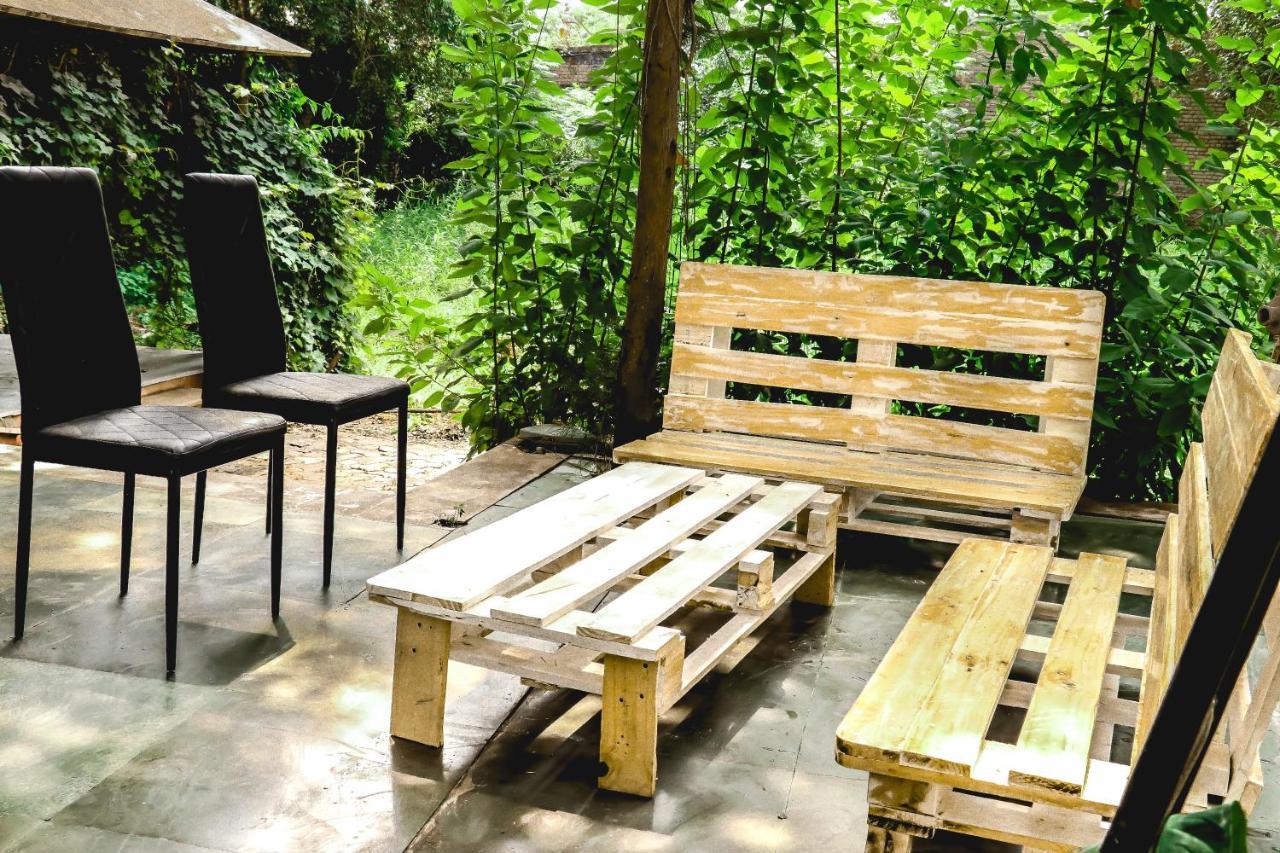 Farmstay - Capsule Den Nuova Delhi Esterno foto