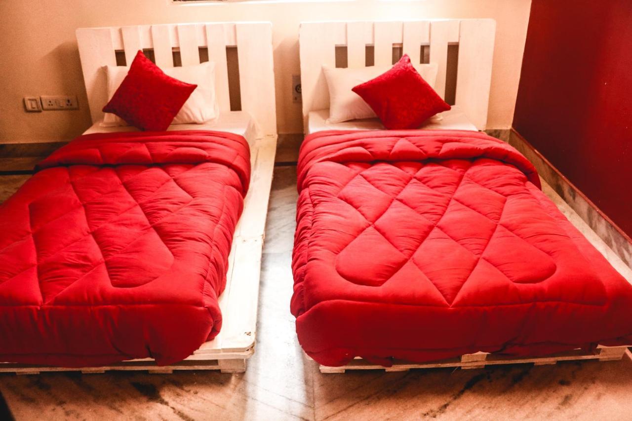 Farmstay - Capsule Den Nuova Delhi Esterno foto